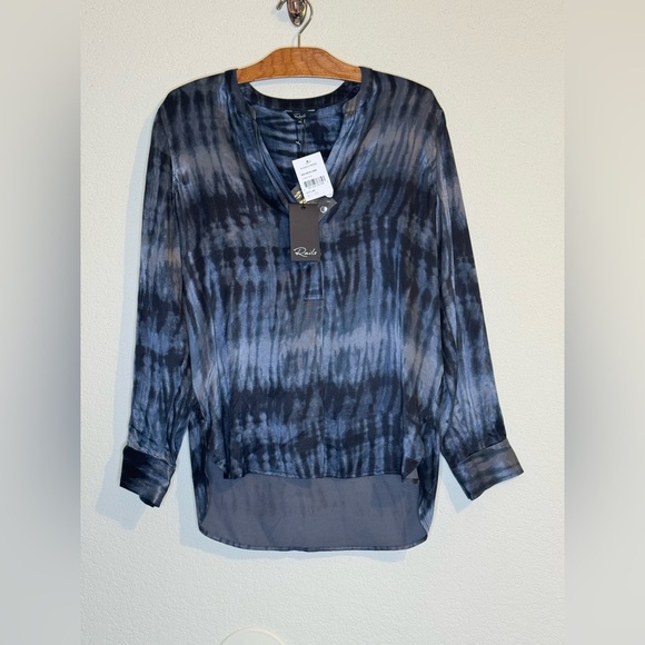 Rails Black Tide Stylish Black and Gray Women's Top NEW - Picture 3 of 8